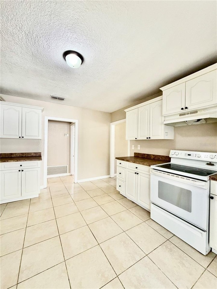 3123 W Douglas St - Photo 2 of 28