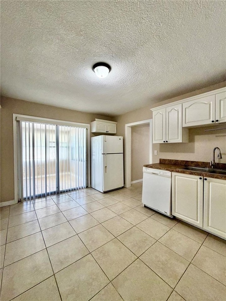 3123 W Douglas St - Photo 4 of 28