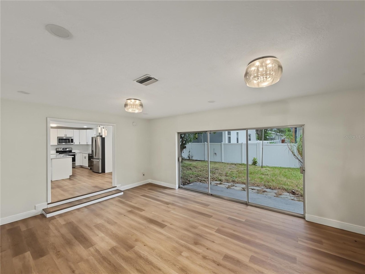 1212 E 24th Ave - Photo 3 of 27