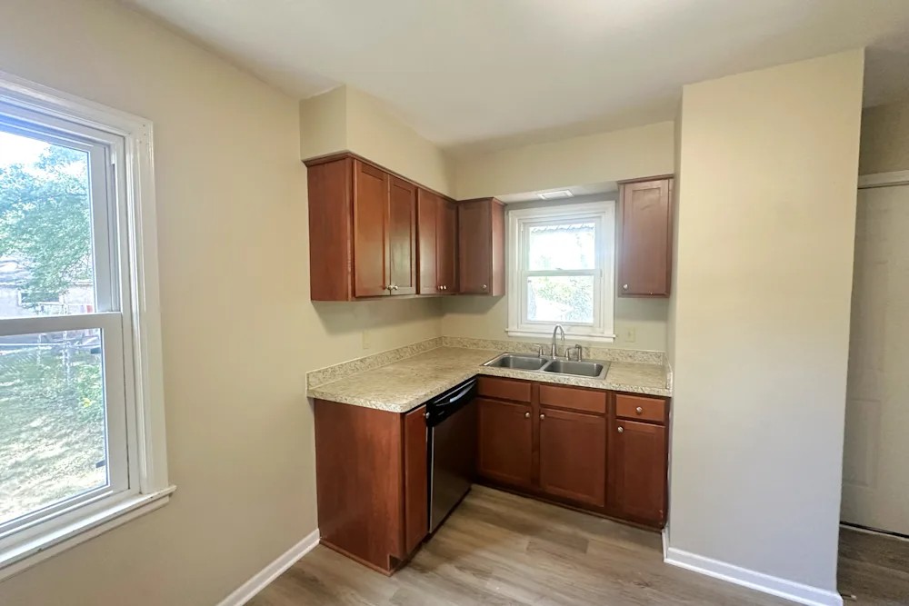3941 3rd St Ne #NA - Photo 5 of 7