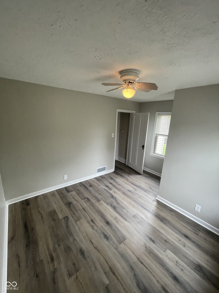 20 Wilson St - Photo 4 of 9