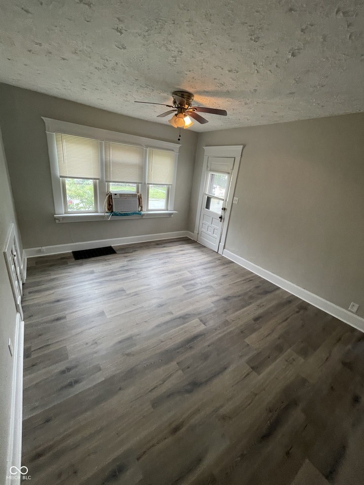 20 Wilson St - Photo 7 of 9