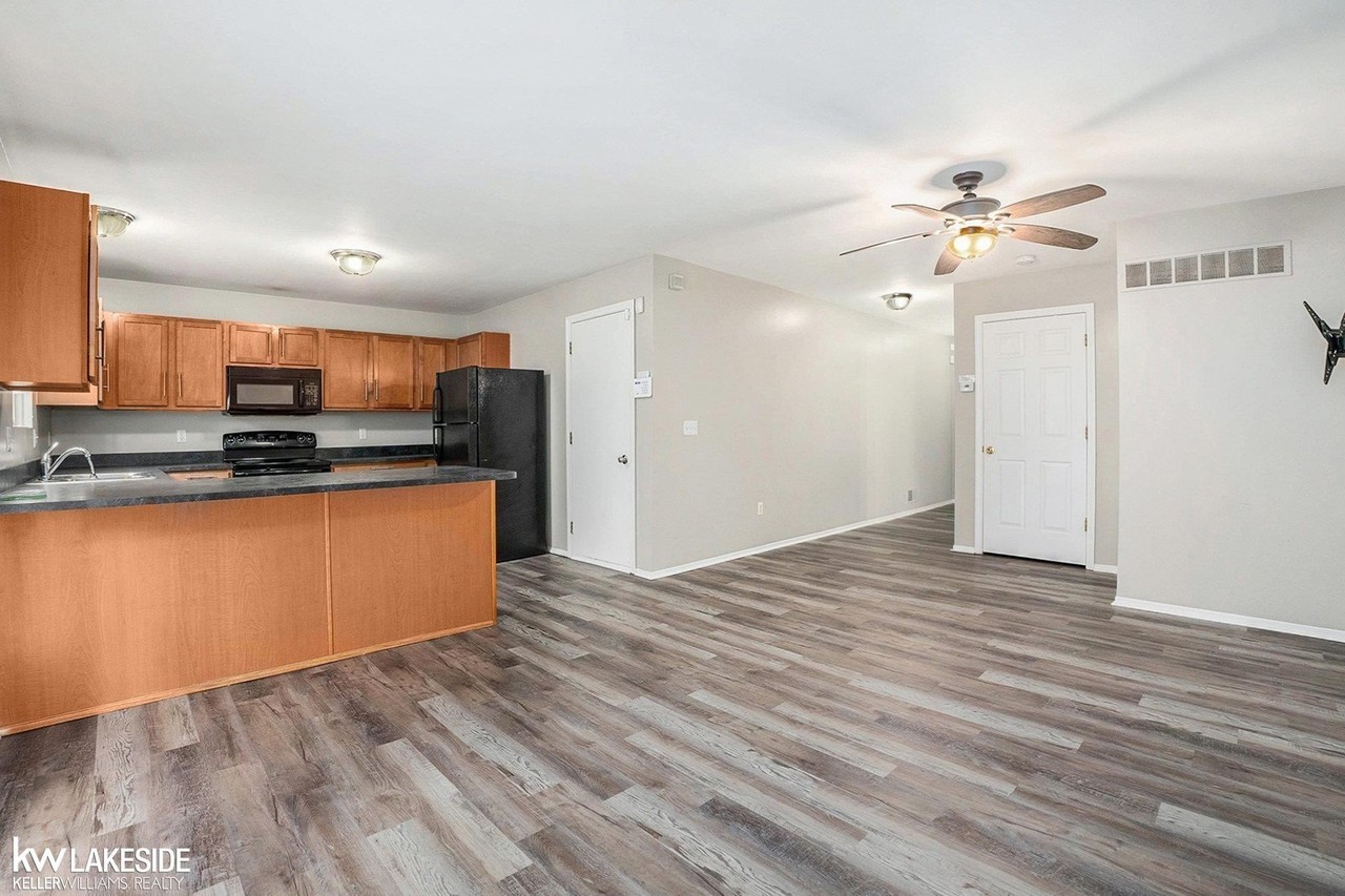 257 Tucker St - Photo 4 of 14
