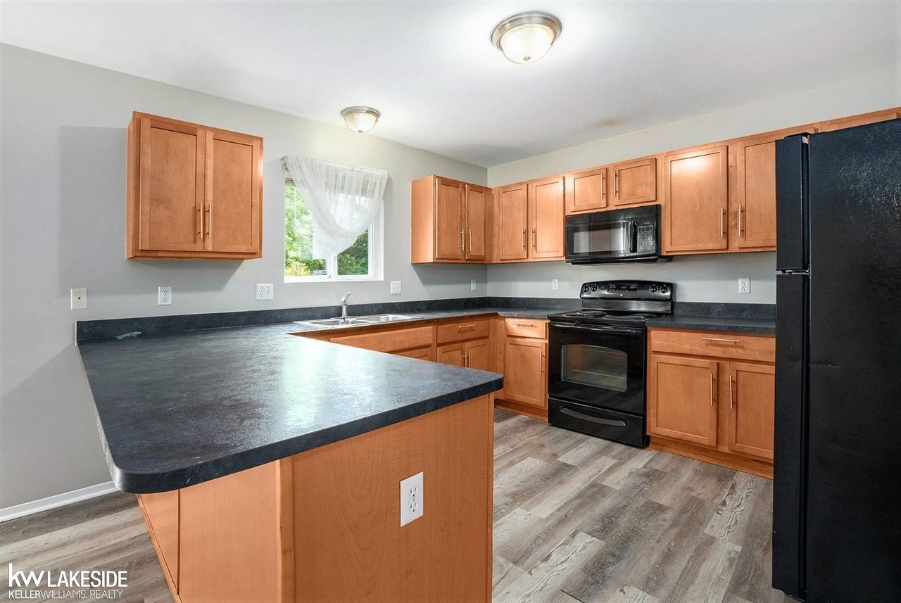 257 Tucker St - Photo 5 of 14