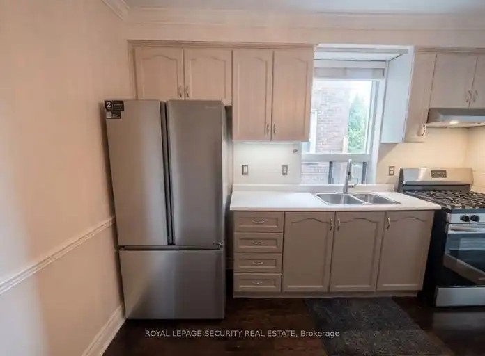 380 Crawford St - Photo 2 of 13