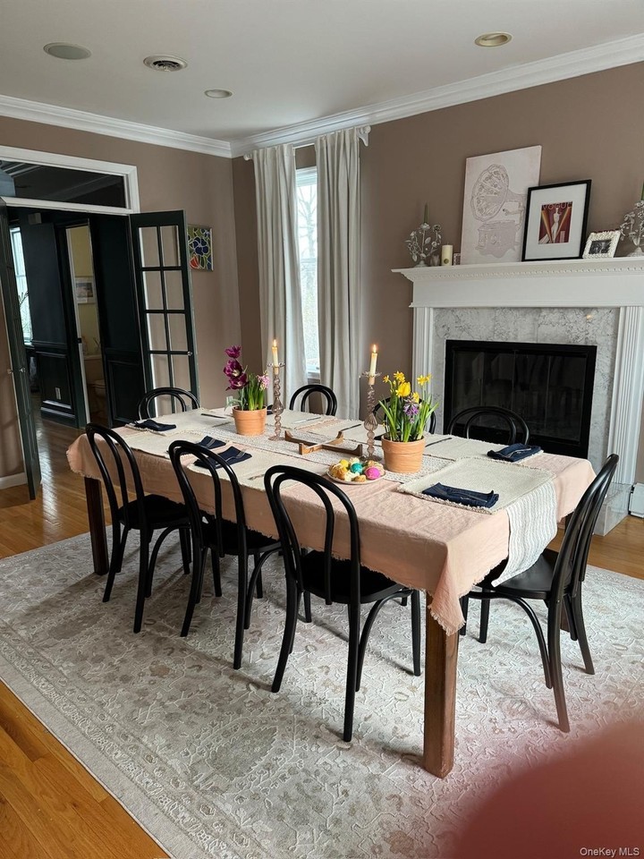 418 Tompkins Ave - Photo 6 of 12