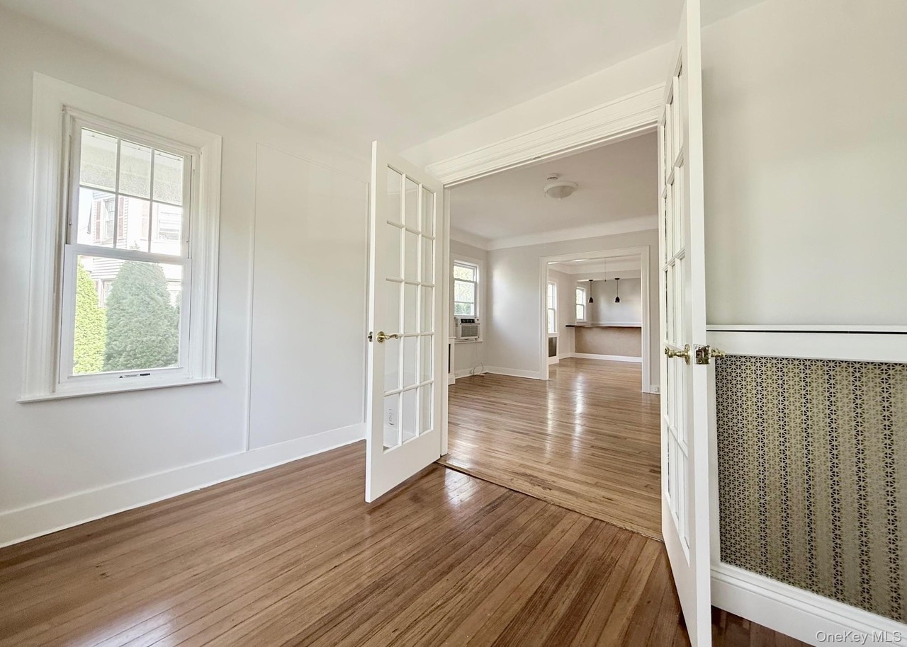 453 Beach Ave #LEFT - Photo 5 of 37