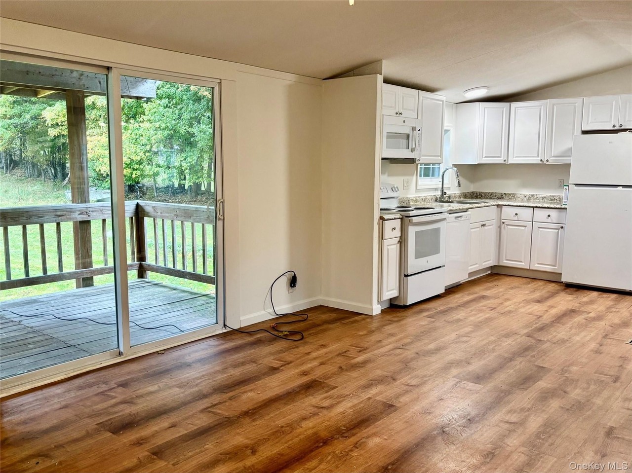 471 Hurd Rd - Photo 2 of 16