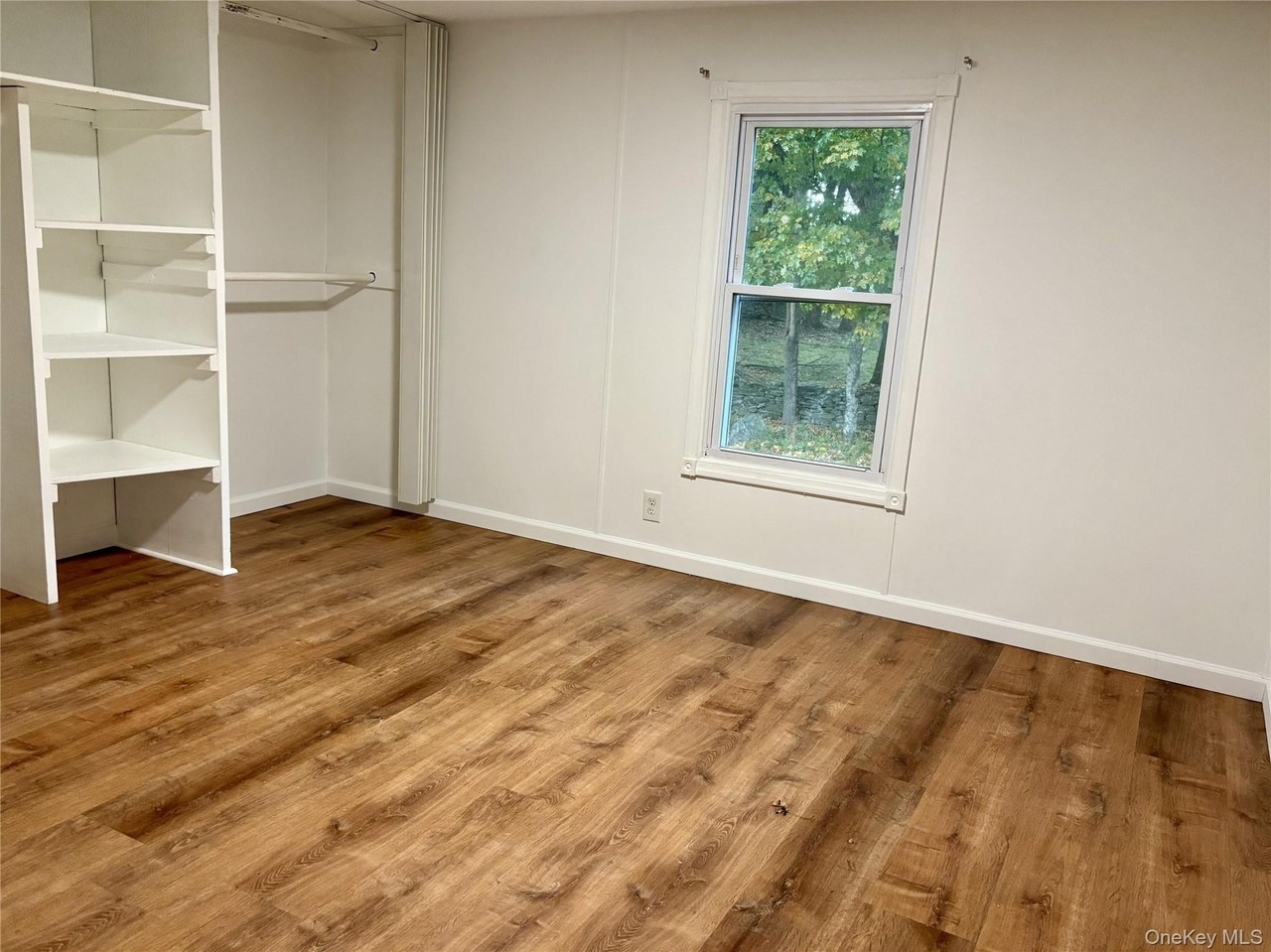 471 Hurd Rd - Photo 7 of 16
