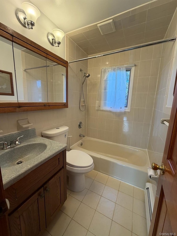888 Custer St - Photo 5 of 9