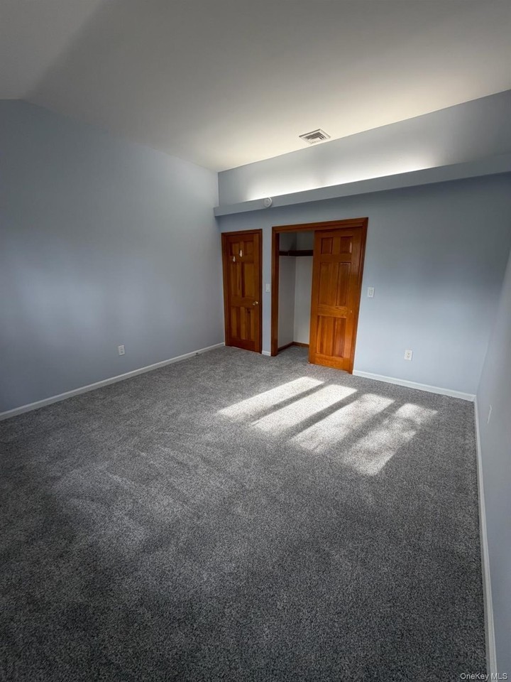 888 Custer St - Photo 7 of 9