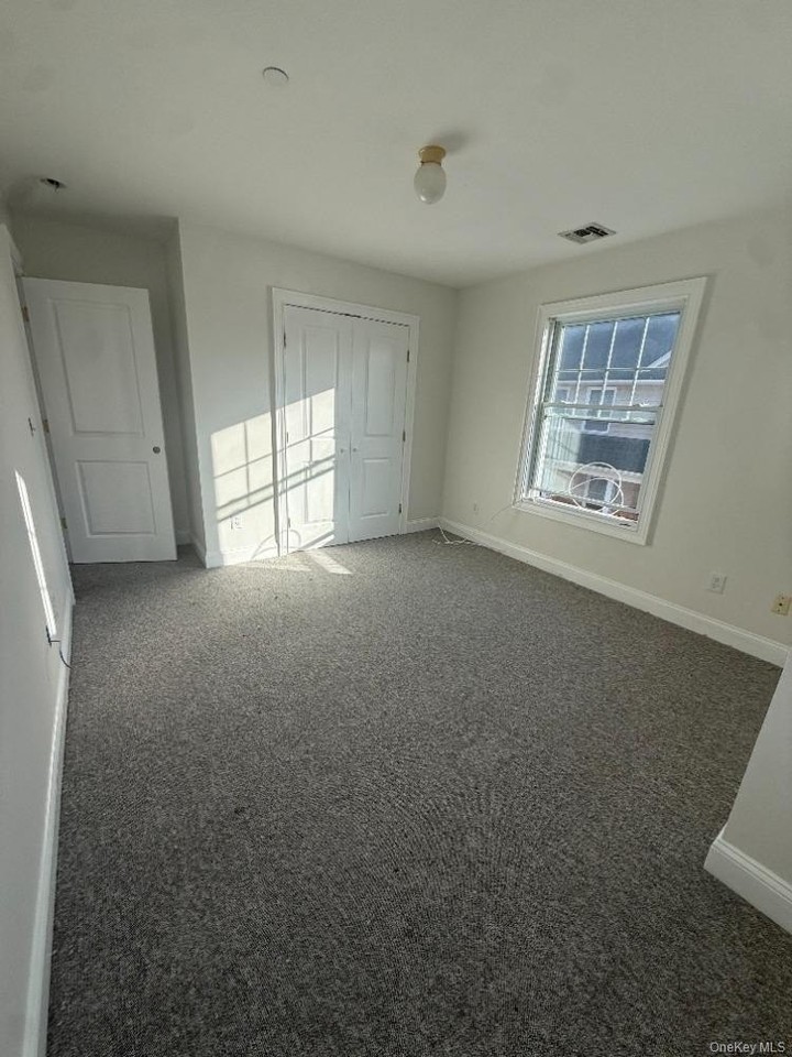 575 Middle Rd