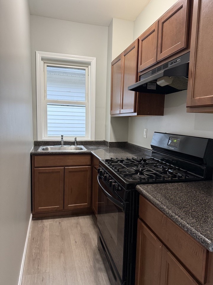 377 Ashley Blvd #3S - Photo 3 of 10