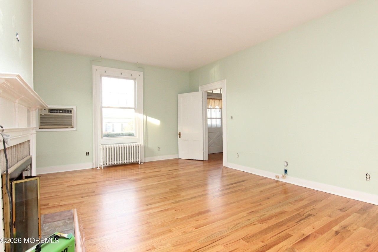 642 Morford Ave #2 - Photo 3 of 24