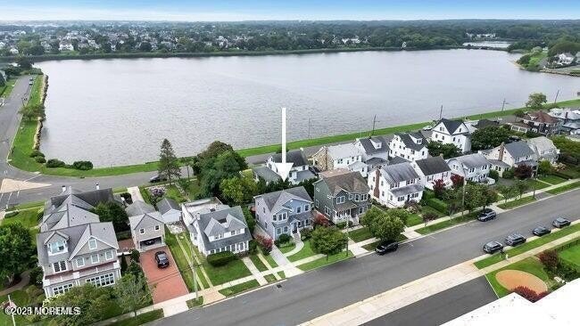 207 Pennsylvania Ave - Photo 4 of 29