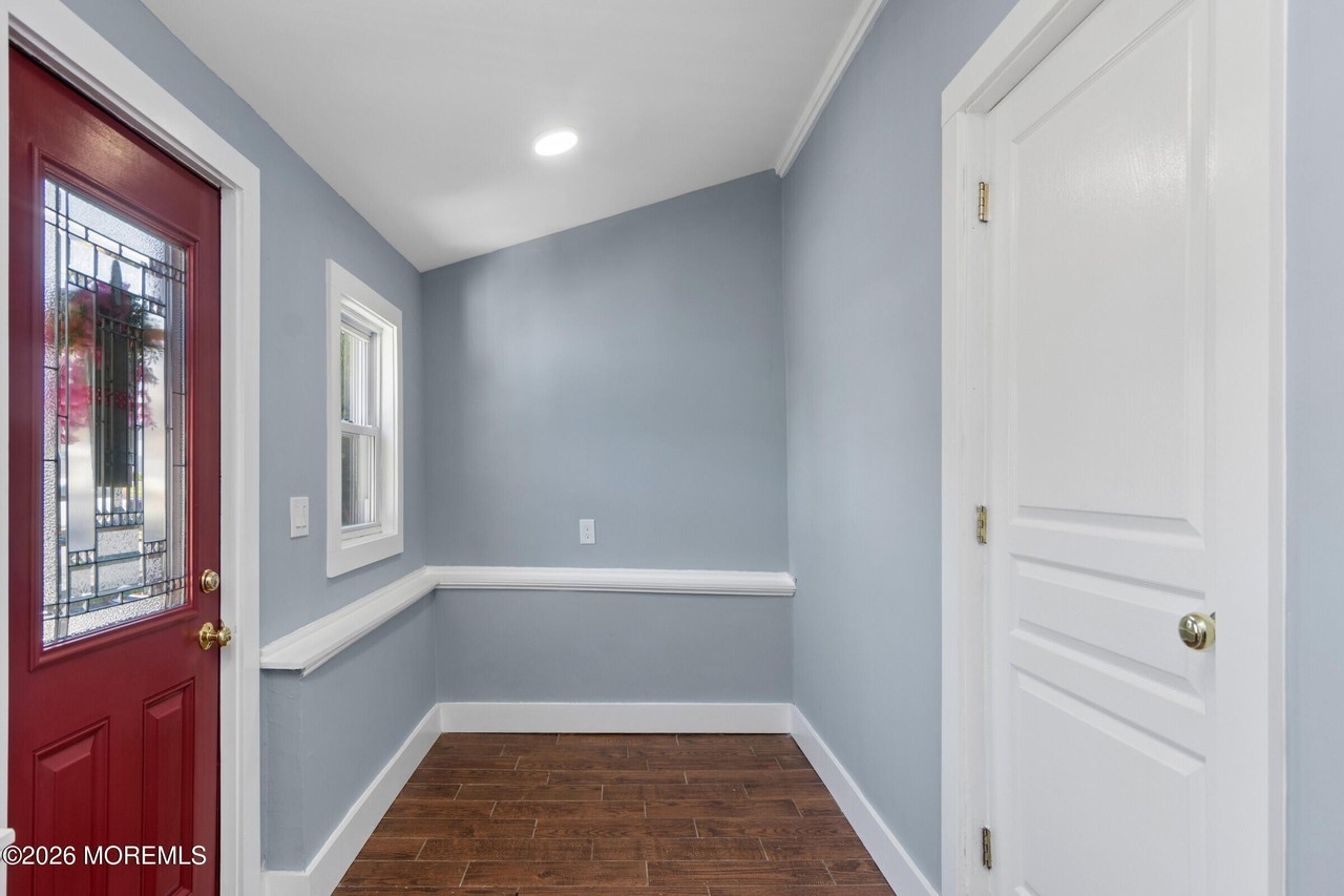537 Winter St - Photo 6 of 23