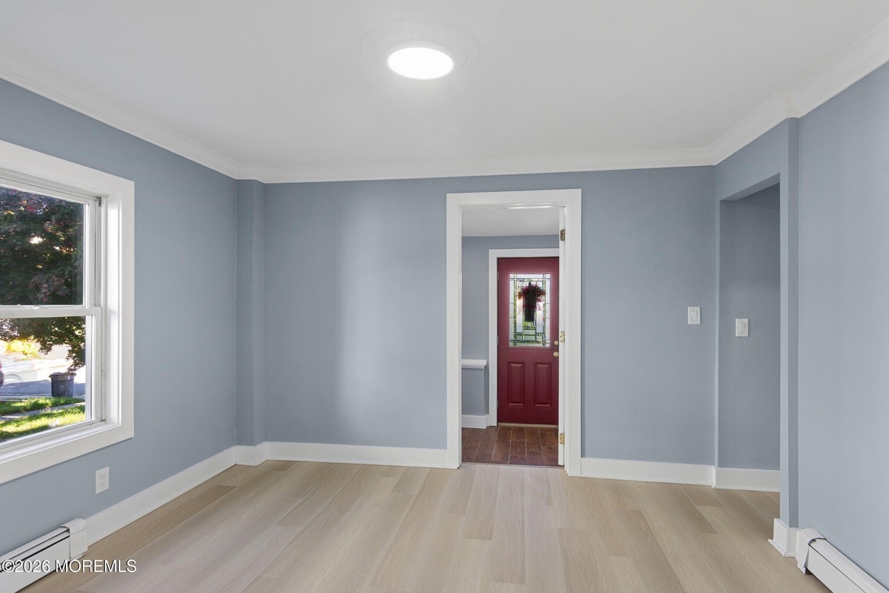537 Winter St - Photo 7 of 23