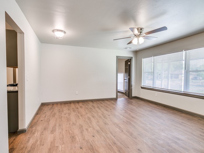 2032 Sheffield Rd - Photo 6 of 28