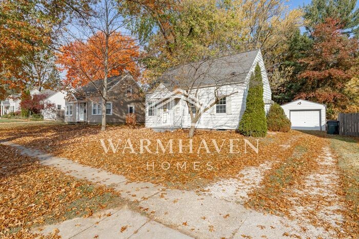 321 Filmore Ave - Photo 3 of 25