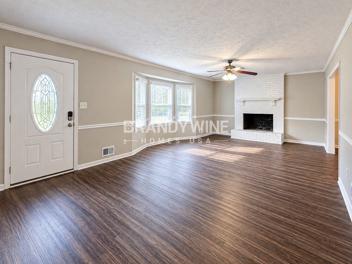 2122 Tiffany Ln - Photo 4 of 23