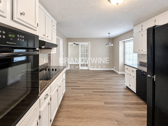 5042 Gracehill Rd - Photo 7 of 24