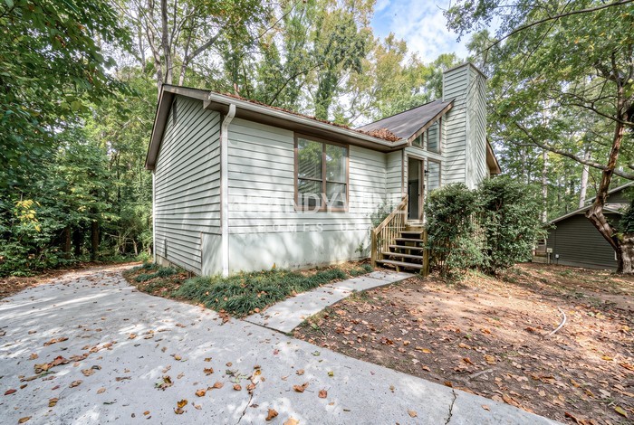 3893 Cloudland Dr - Photo 2 of 24