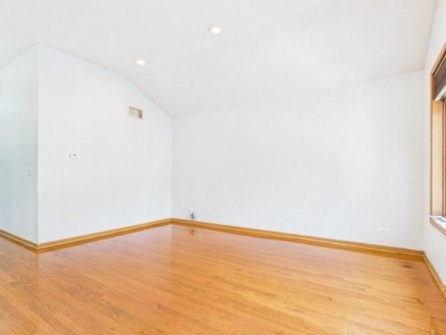 419 W Root St - Photo 4 of 19
