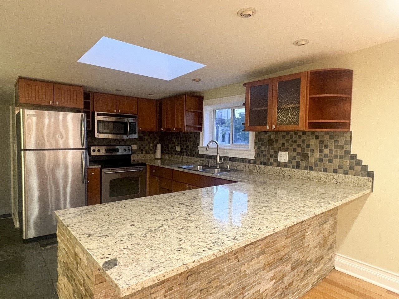 1504 N Wells St #4 - Photo 6 of 12