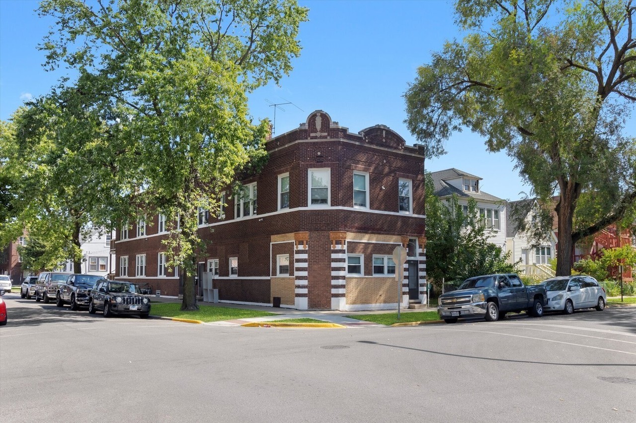1301 S 51st Ave #1F - Photo 6 of 12