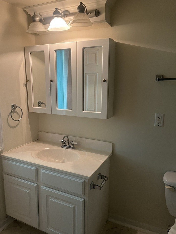 1934 Tall Oaks Dr #3B - Photo 7 of 9