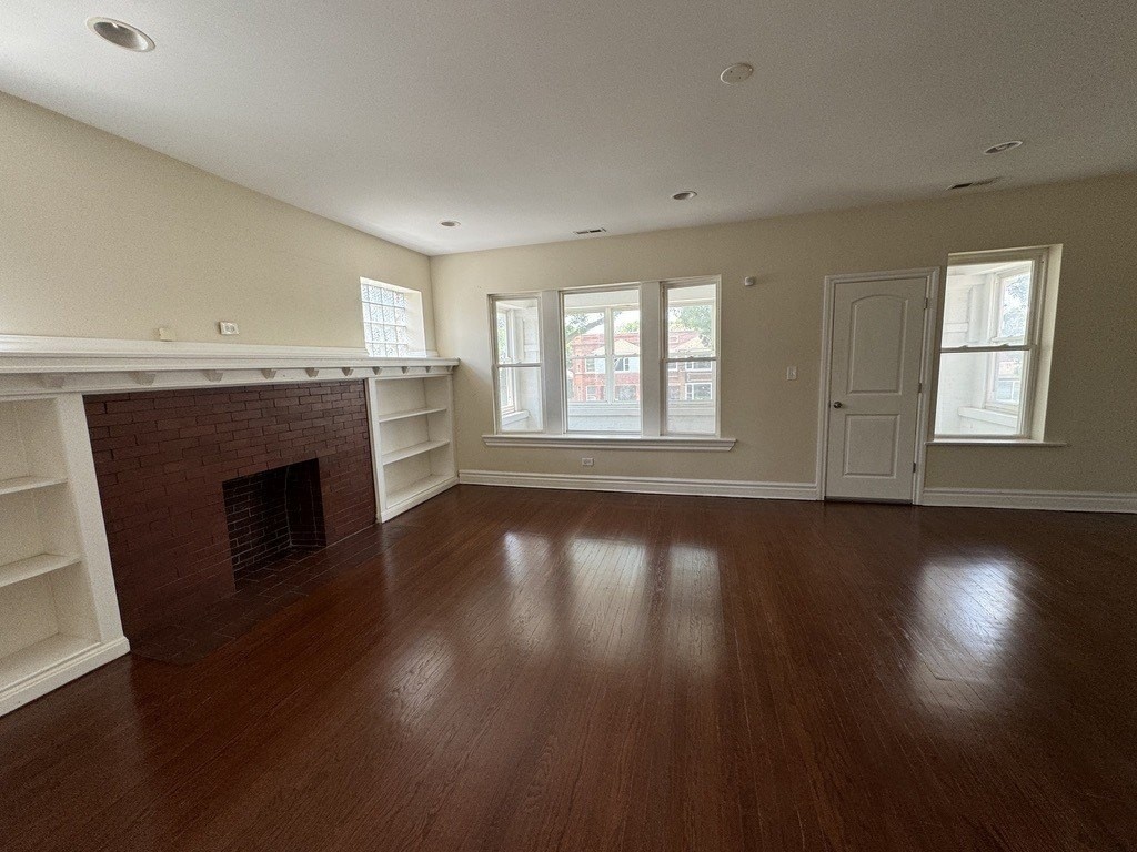 7249 S Calumet Ave #2 - Photo 3 of 13