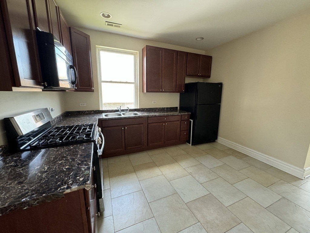7249 S Calumet Ave #2 - Photo 7 of 13