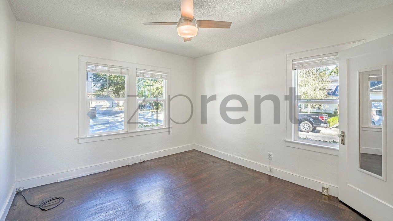 3574 D St - Photo 6 of 36