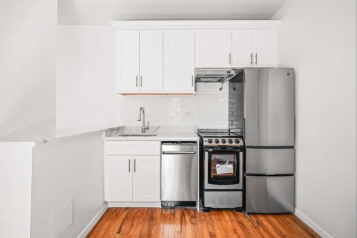 115 Perry St #6C - Photo 5 of 6