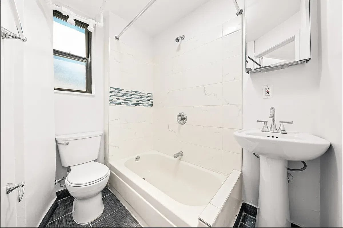 115 Perry St #6C - Photo 6 of 6