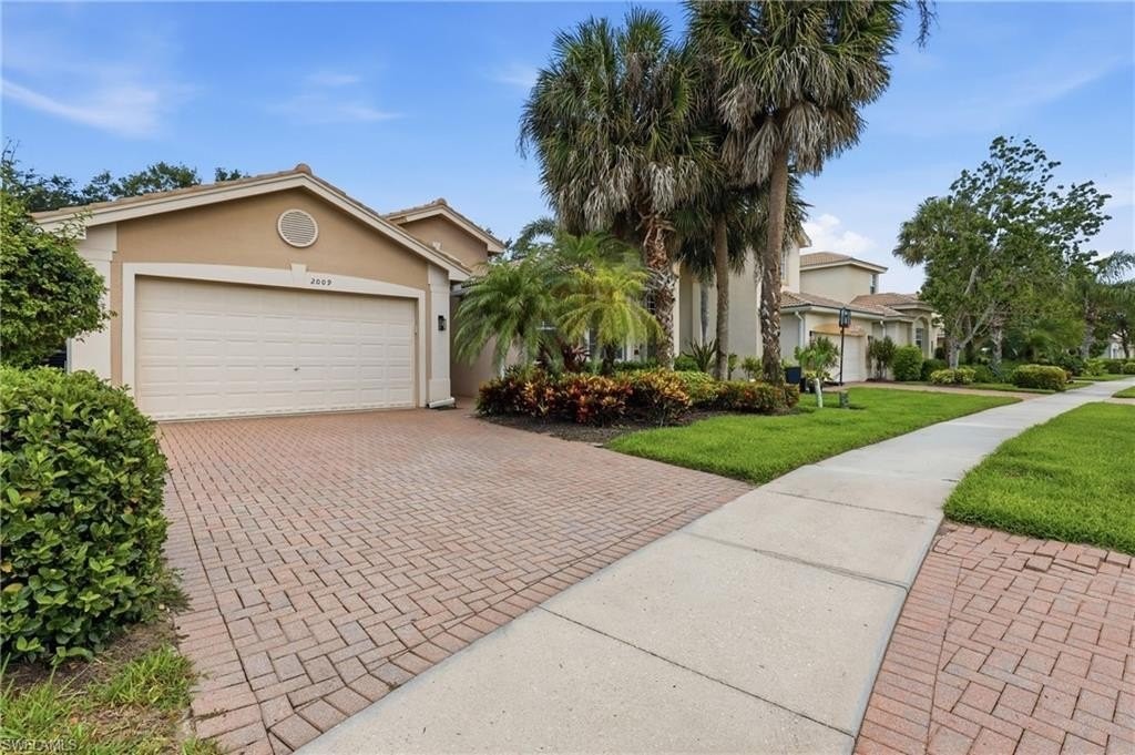 2009 Isla De Palma Cir - Photo 3 of 47