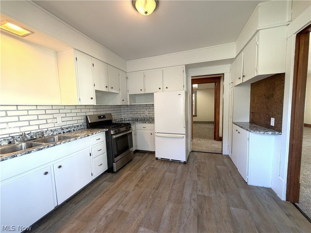882 Redfern Ave - Photo 6 of 27