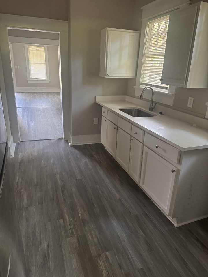 408 Alford St #1 - Photo 2 of 6
