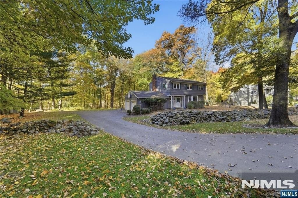 5 Acorn Ct - Photo 4 of 41