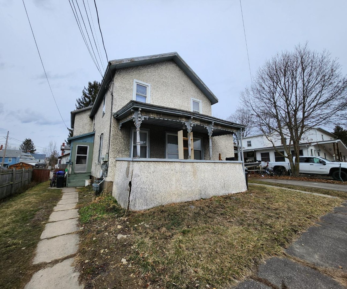 168 Terry St - Photo 5 of 30