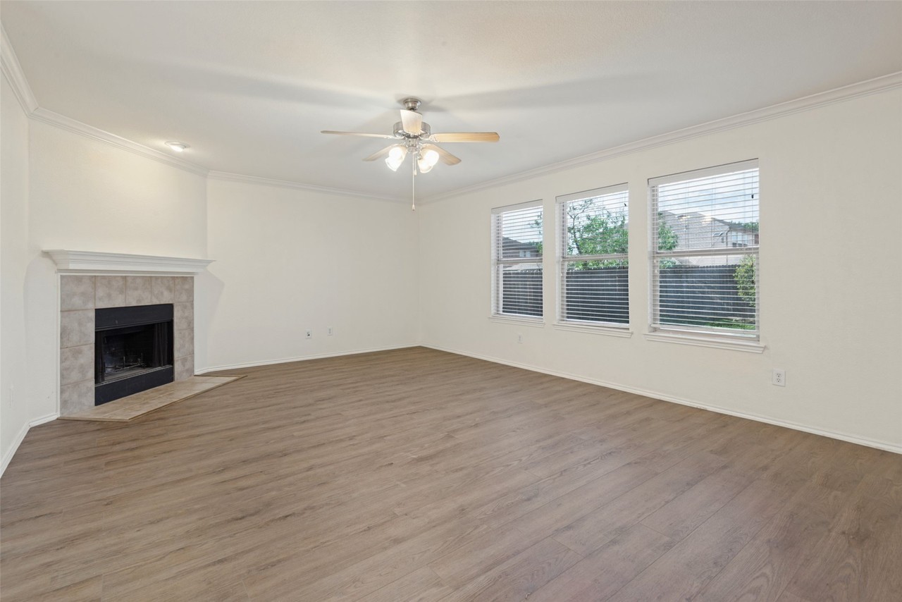 1008 Kimbro Dr - Photo 6 of 25