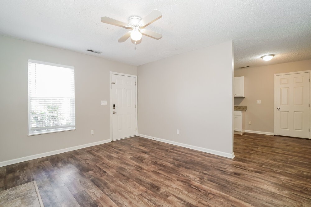 1382 Aronia Ct - Photo 5 of 16