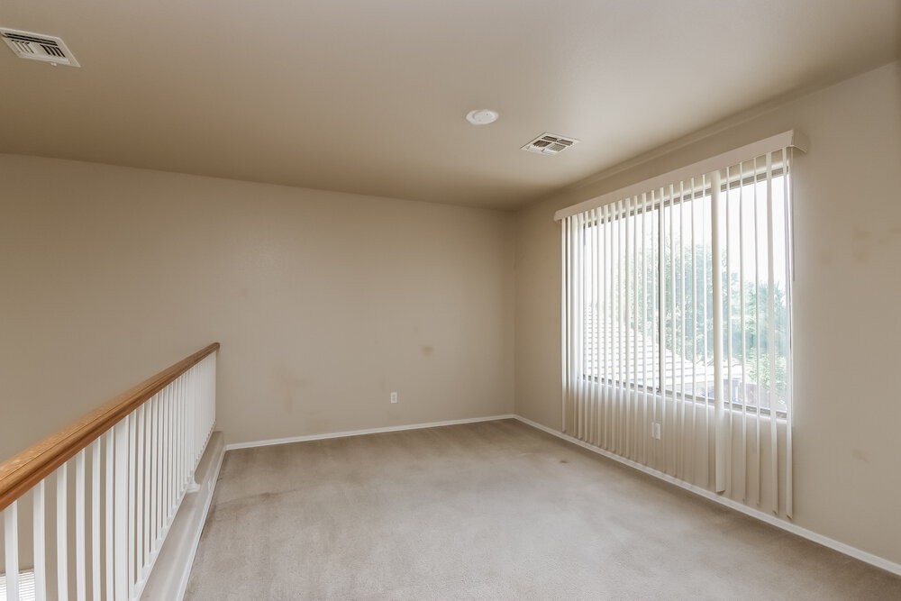 2832 S 65th Ave - Photo 6 of 12