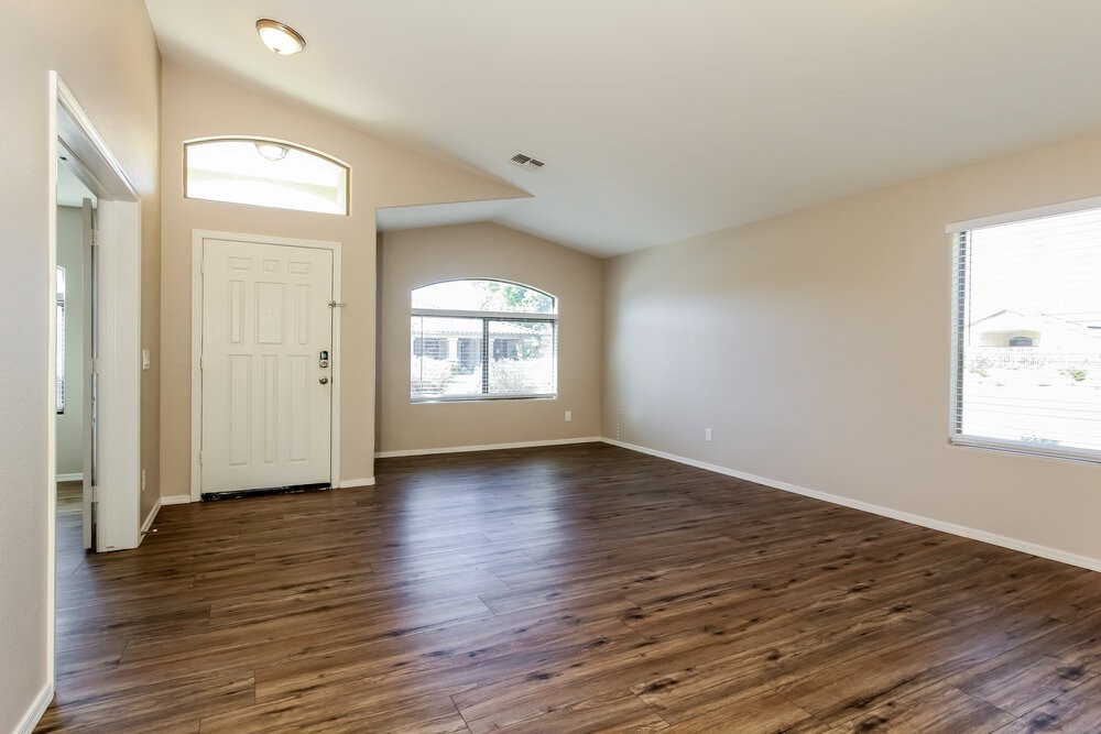 8407 S 47th Ln - Photo 3 of 16