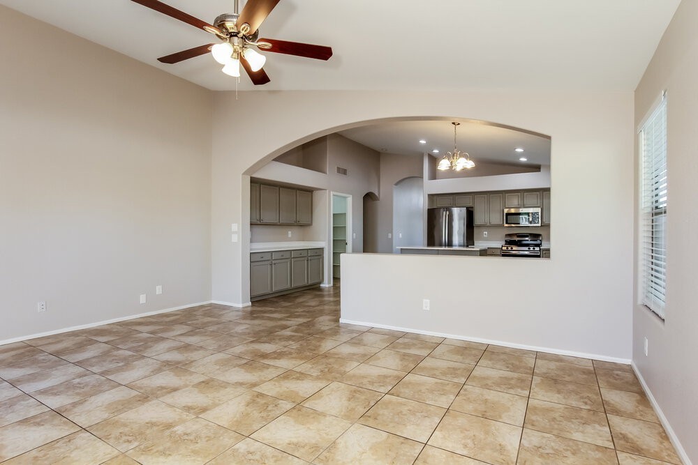 8407 S 47th Ln - Photo 7 of 16