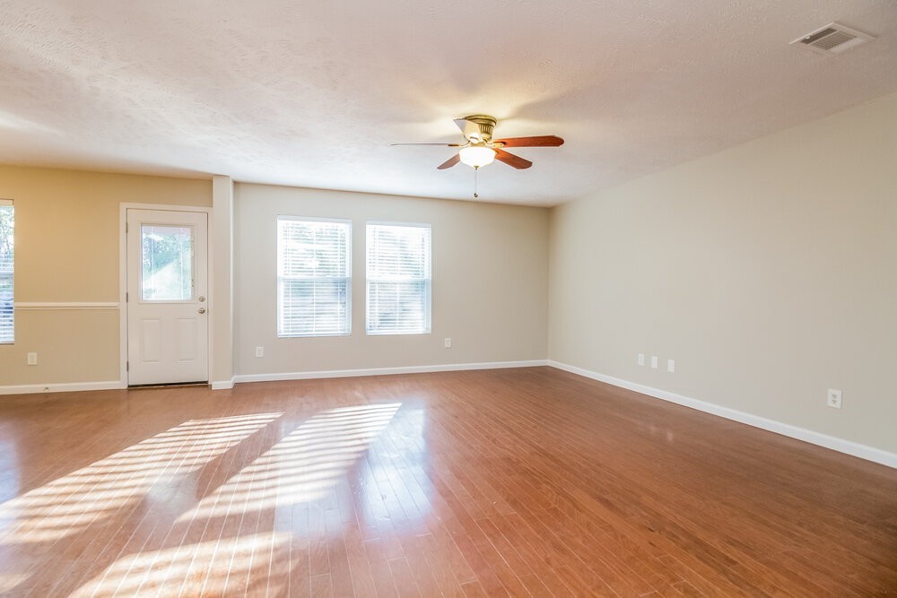 220 Elderberry Way - Photo 2 of 19