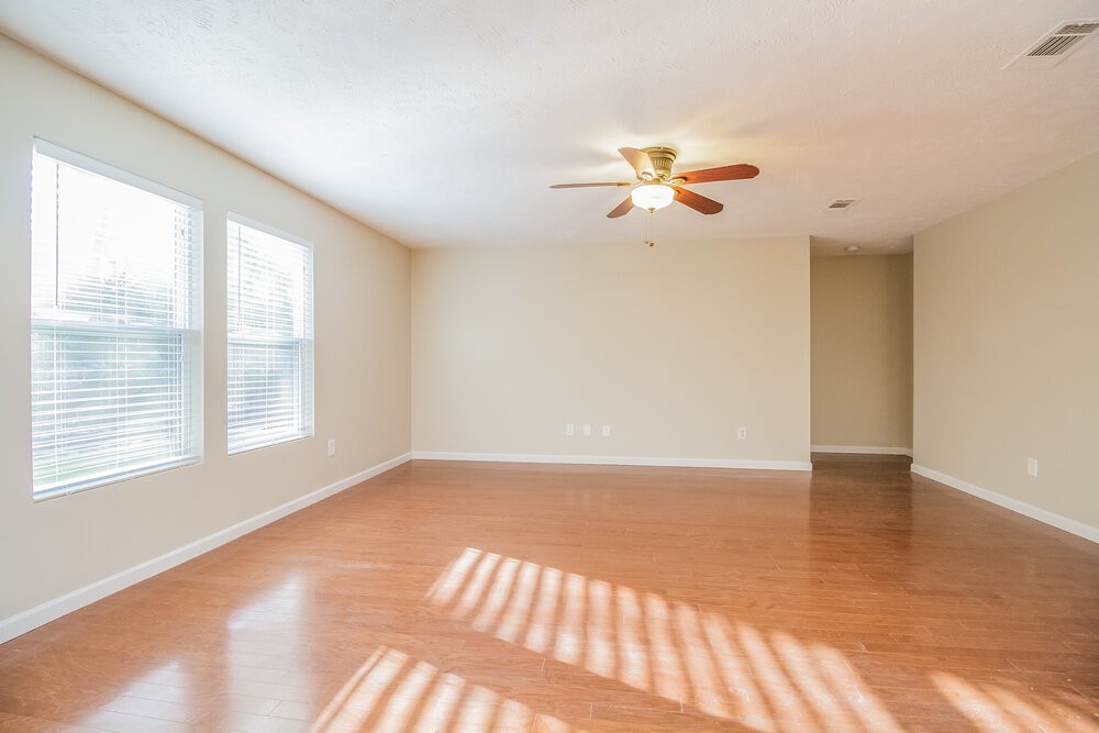 220 Elderberry Way - Photo 3 of 19