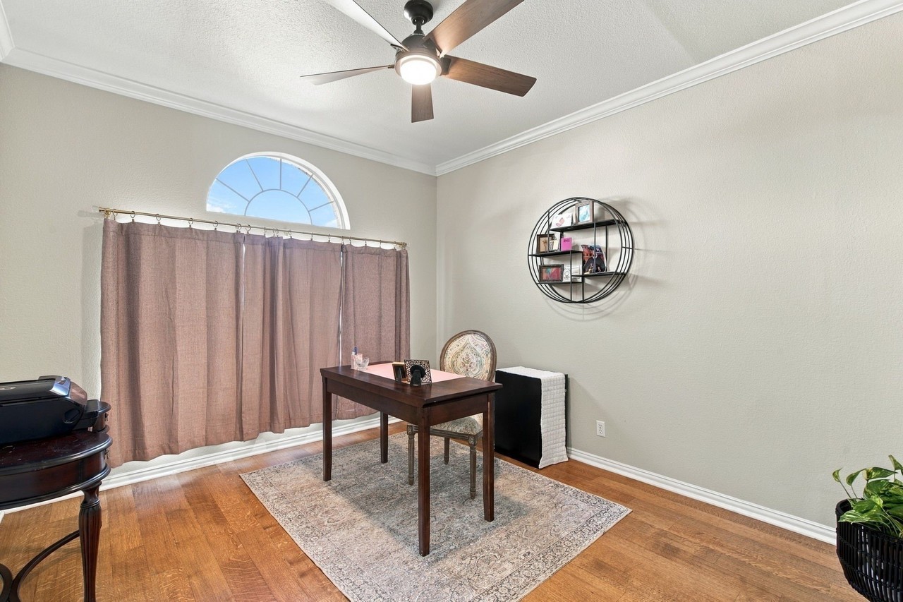 359 Leeward Cir - Photo 7 of 36