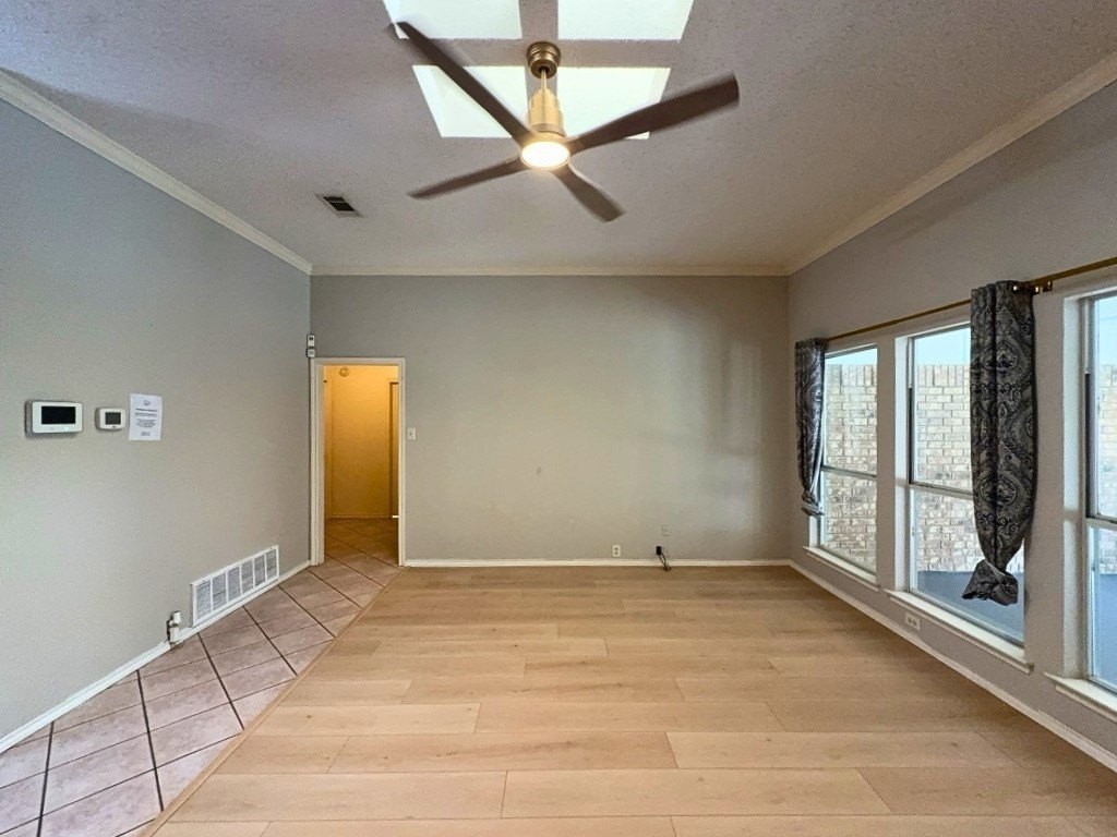 2217 Eva Ln - Photo 5 of 40