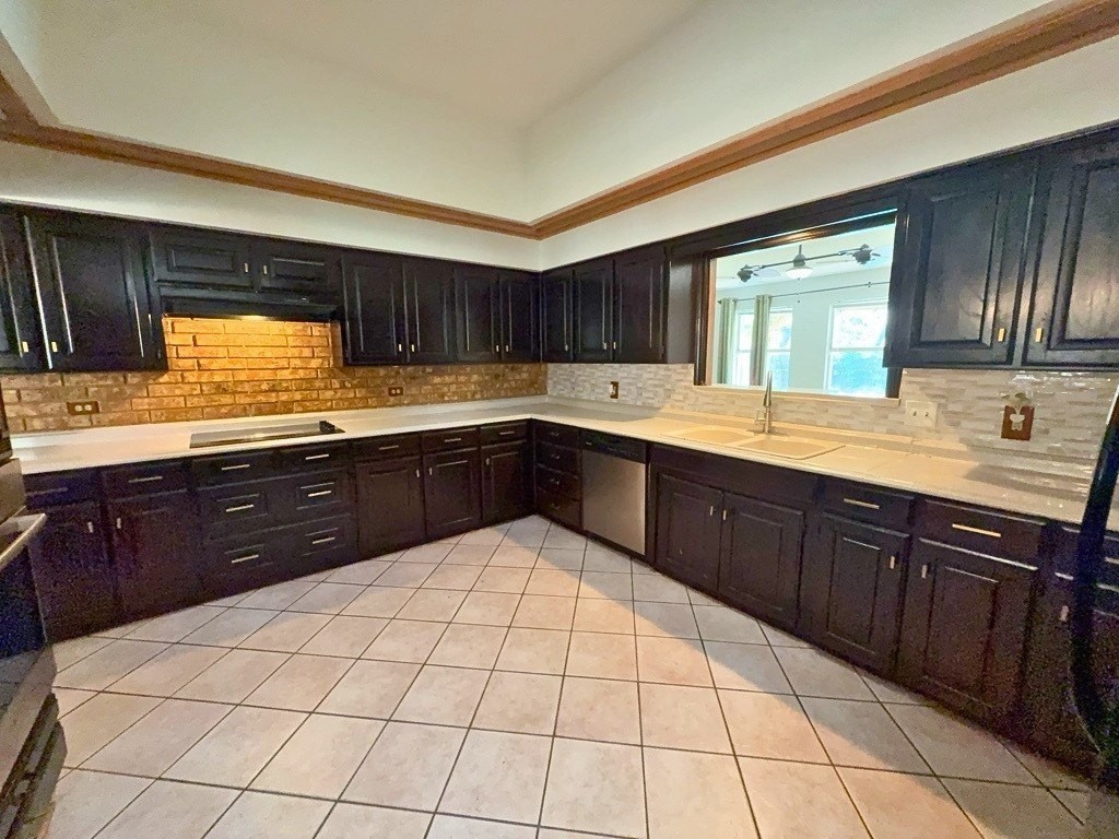 2217 Eva Ln - Photo 6 of 40